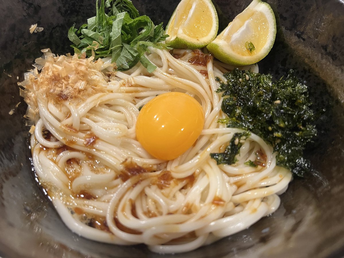 FUKIMARU_DAYO's tweet photo. 本日の献立は、焼き浸しと釜玉うどんだ。 https://t.co/VTxUKTbrKb