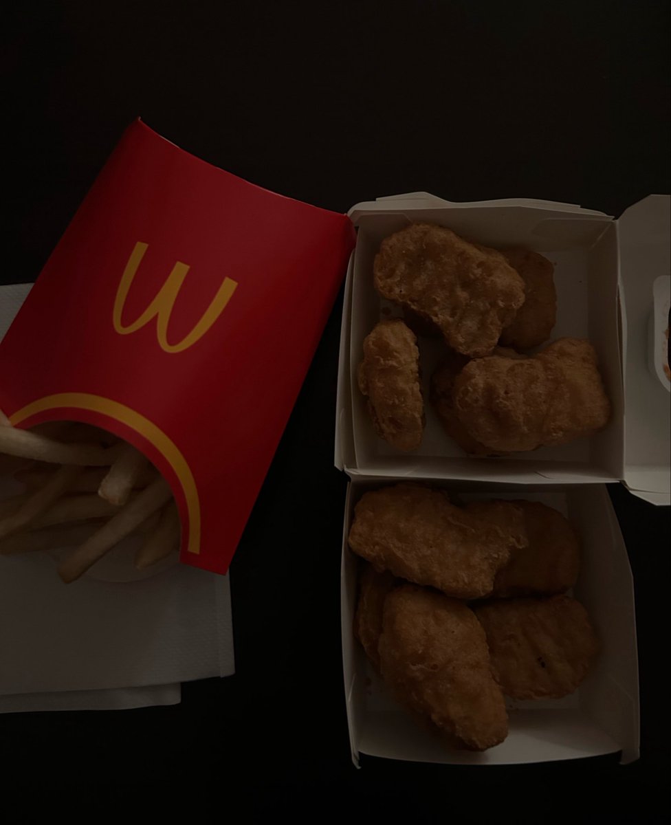 7p45yv's tweet photo. 当たり前に3玉だしポテナゲ大食っちゃって過食チックだけど普通にデブなだけ https://t.co/6qANFWePoY