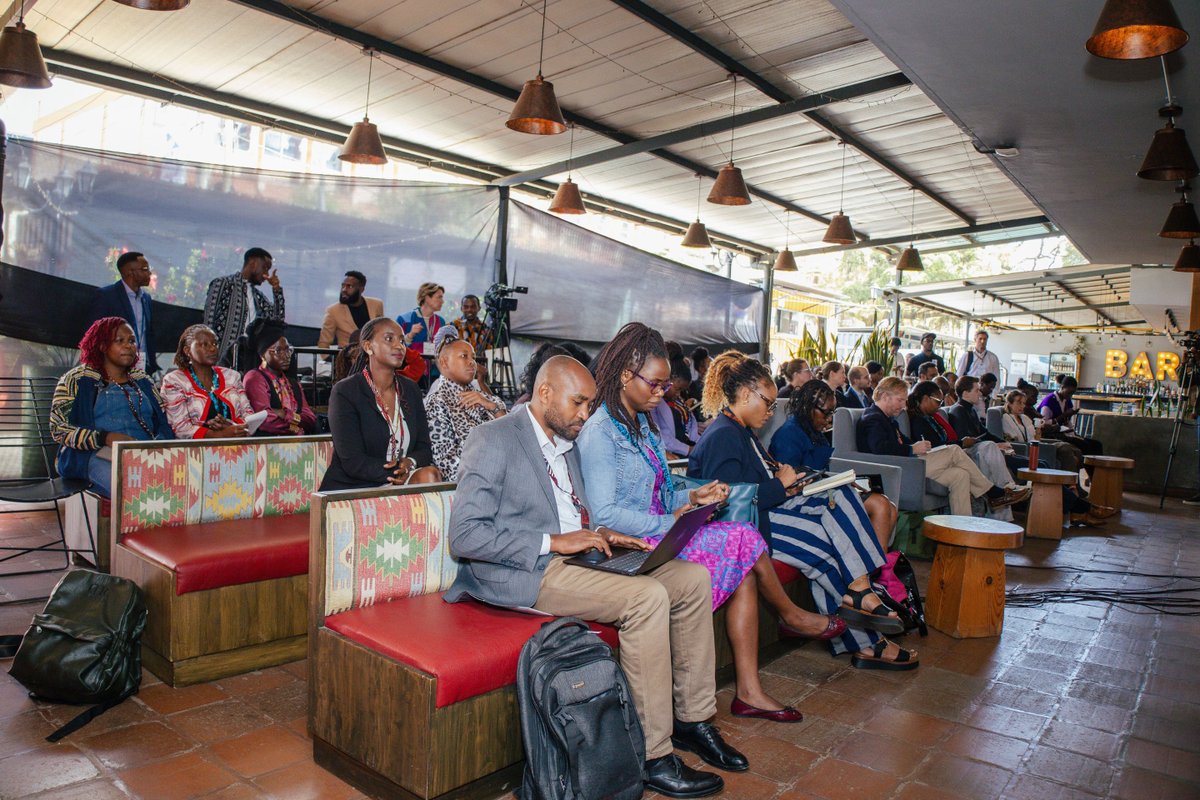 KEPSA_KENYA's tweet photo. @SustainaBizKe @GrowthAfrica @Bopinc @BSRnews @Swisscontact The Second-Hand Textile Flow Findings: Validation Workshop explores new data on textile circularity, socio-economic opportunities, and sector challenges.  

Led by Henry Munyao,@WWF_Kenya &amp; Karin Boomsma SIB &amp; @KPlasticspact
v https://t.co/xsSq1cyhzM