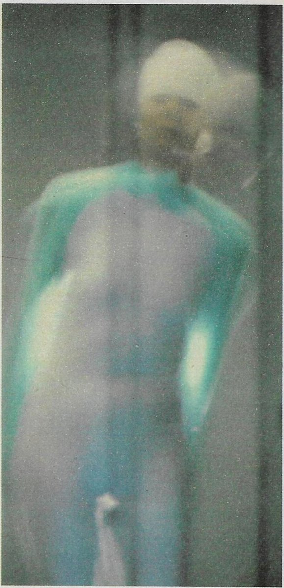 AlienArchiveX's tweet photo. In the summer of 1986, an unidentified University of Pavia professor took five color photo of an alleged alien while conducting experiments on the visual perception of dogs. The photos were published in Italy in 1988.
Full story: https://t.co/C6EVg5xOa1

#ufos #aliens #ufotwitter https://t.co/IxS3sujZcV