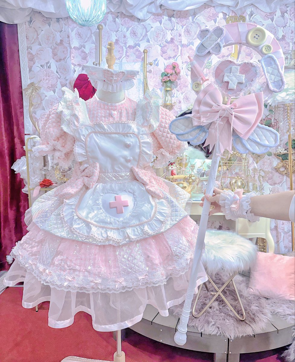 kyaramode_stage's tweet photo. キャロフェス 

衣装公開🌙🤍

10月24日に豊洲PITで開催されるキャロフェス衣装です！少しづつ公開していきます🤍

どのグループの誰が着るか
当ててみてください、、( ᎔˘꒳˘᎔)🤍🌙

スタイリング監修@kyaro29 
制作 @blue_moon__o0  @haruho0o 

小道具 @nyaanon22 ＆ アキラ https://t.co/Je7bcbnPh3