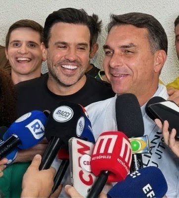 Brasilista7's tweet photo. @JornalOGlobo Kkkkkkk 😅😂😅😂😅😂
Haddad ficou órfão de pai e mãe
Que lapada 👊👊👊👊🤕🤕🤕
#ForaHaddad
#ForaLulaLadrão https://t.co/6LH1Qin4lU