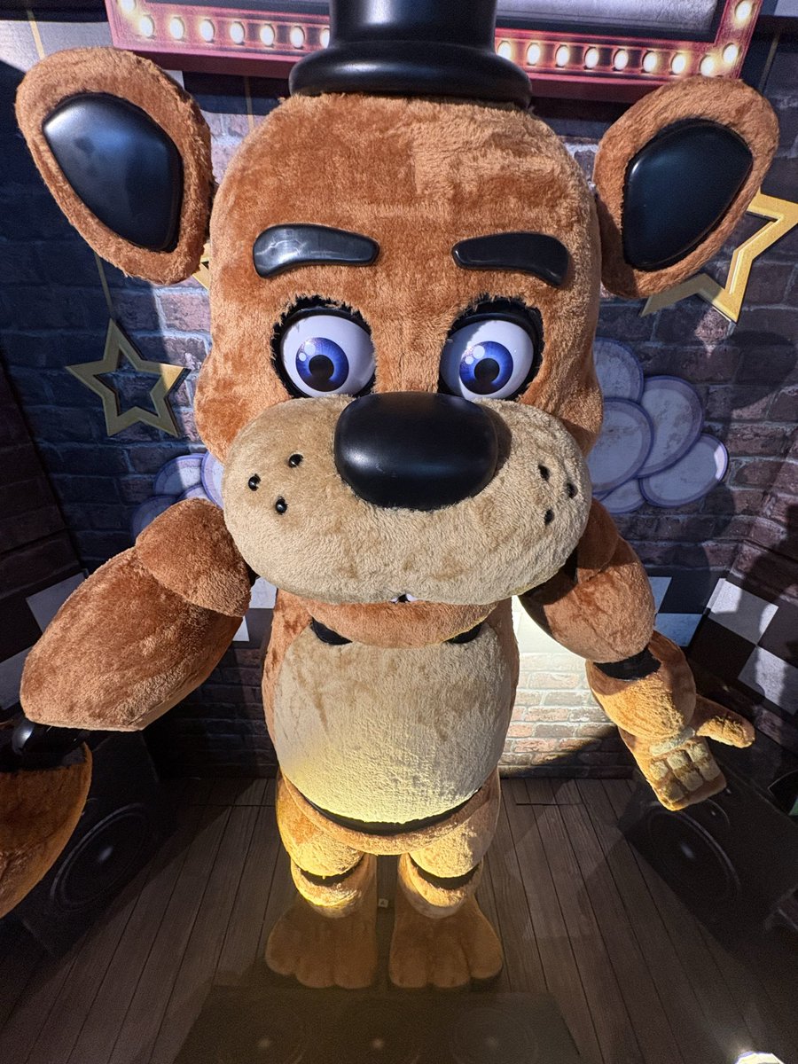 twinks4newt's tweet photo. “what’s bee been up to?” https://t.co/kujg4OTGdT