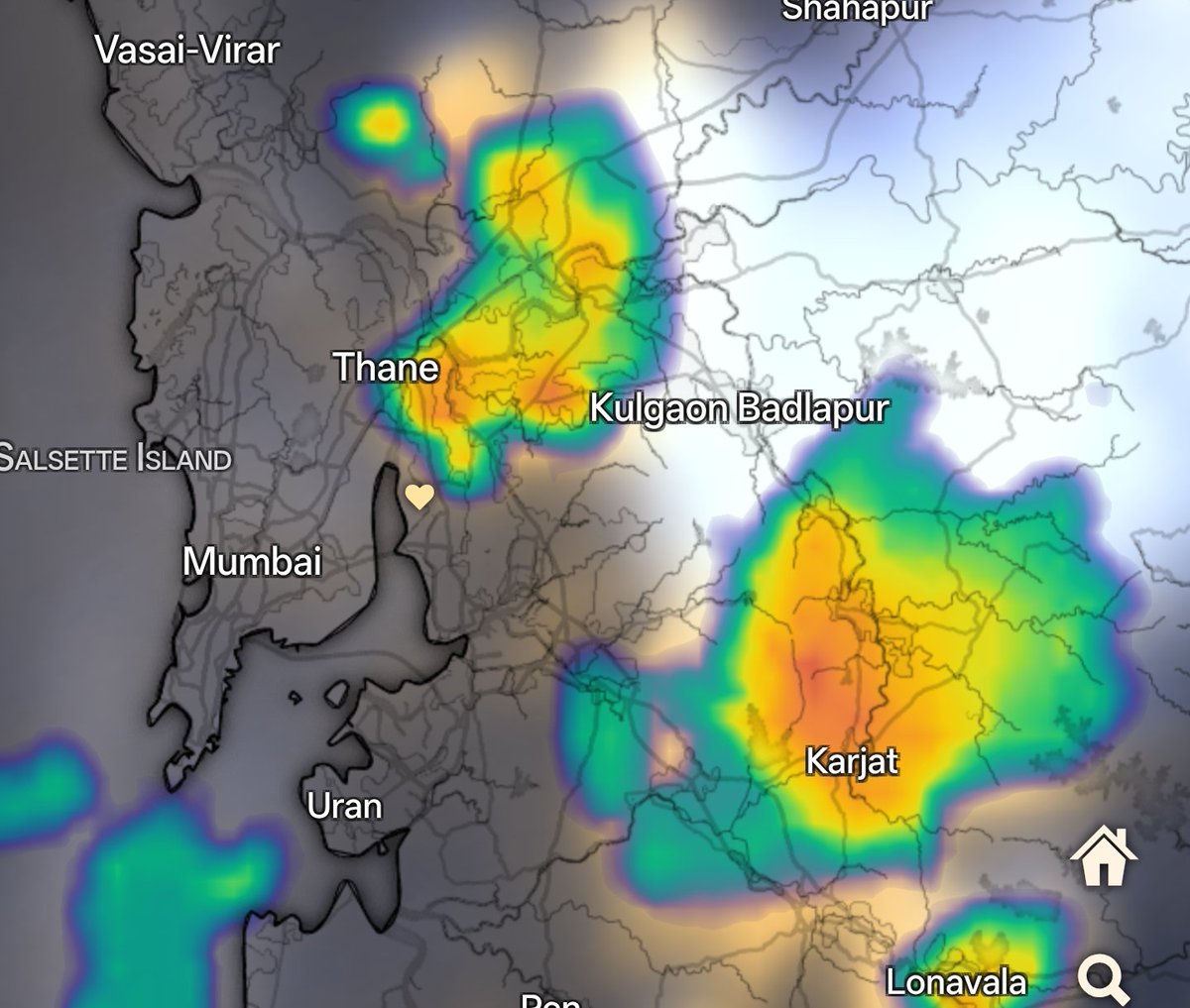 shetty_athreya's tweet photo. Few localised withdrawal #thunderstorms have popped up again over #Karjat and #NaviMumbai KDMC region, as expected.

Managed to capture a strike⚡😍

Some parts of MMR will get good #MumbaiRains again https://t.co/PnbQlxOVan