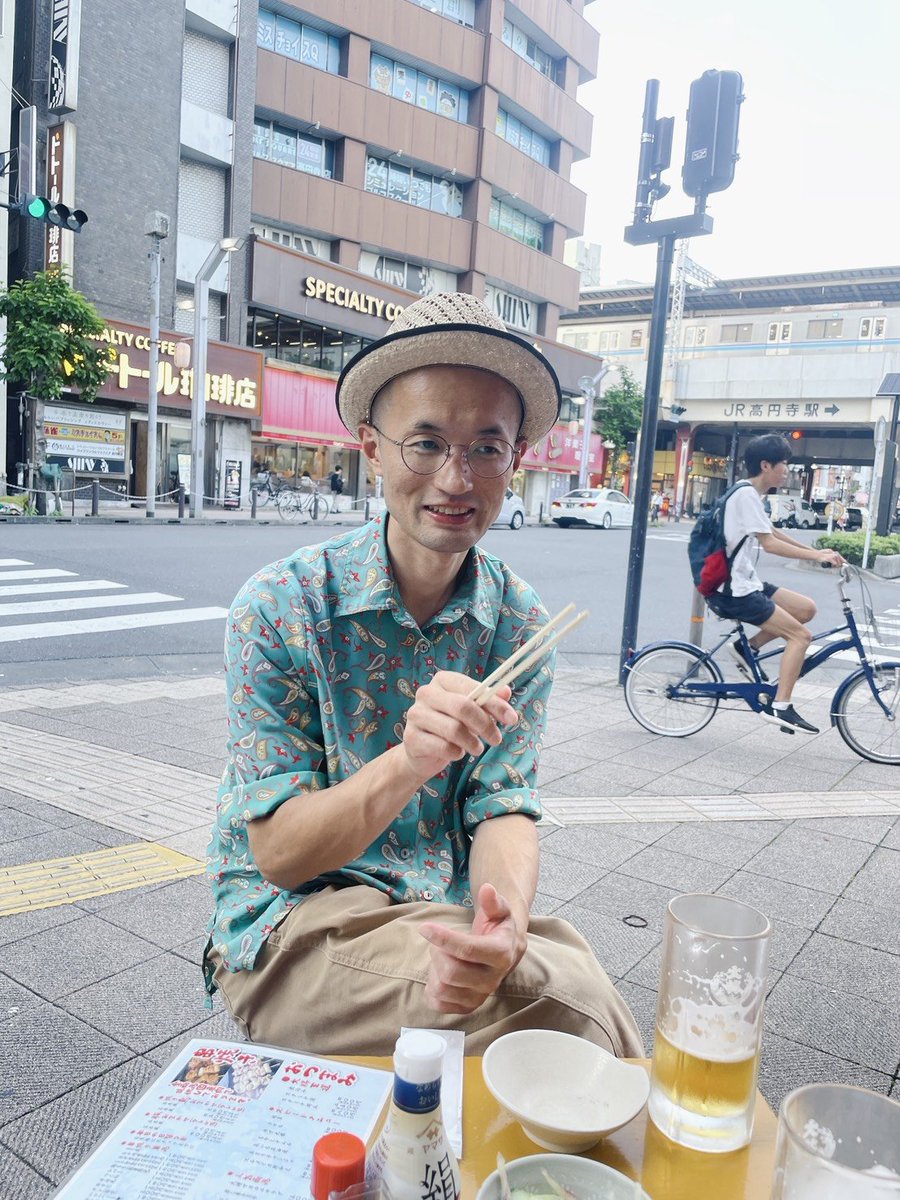 ippeisu's tweet photo. またどこぞの路傍にて飲みましょう https://t.co/AQRDFvQyKr
