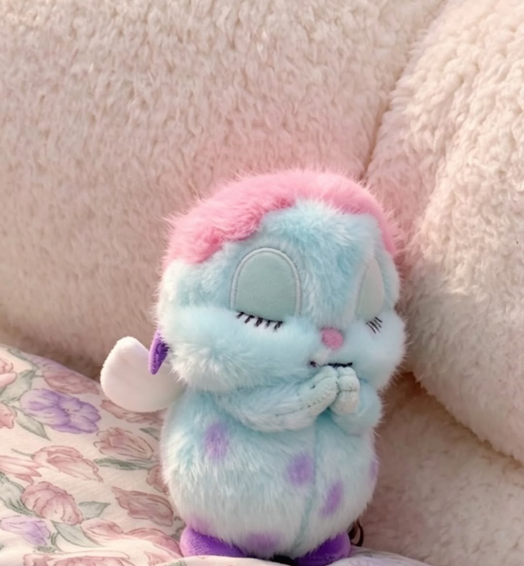 cuteusefulstuff's tweet photo. SUMPAH GEMESSS BANGETT 
Barbie stuff ini plisss 😭
Bibble lagi bobo ada plush nya dong, cermin, sepatu dan kalung barbie juga ga kuatt ini sih cakep bangetttt 🥹💓 https://t.co/s0TrNw9S1m