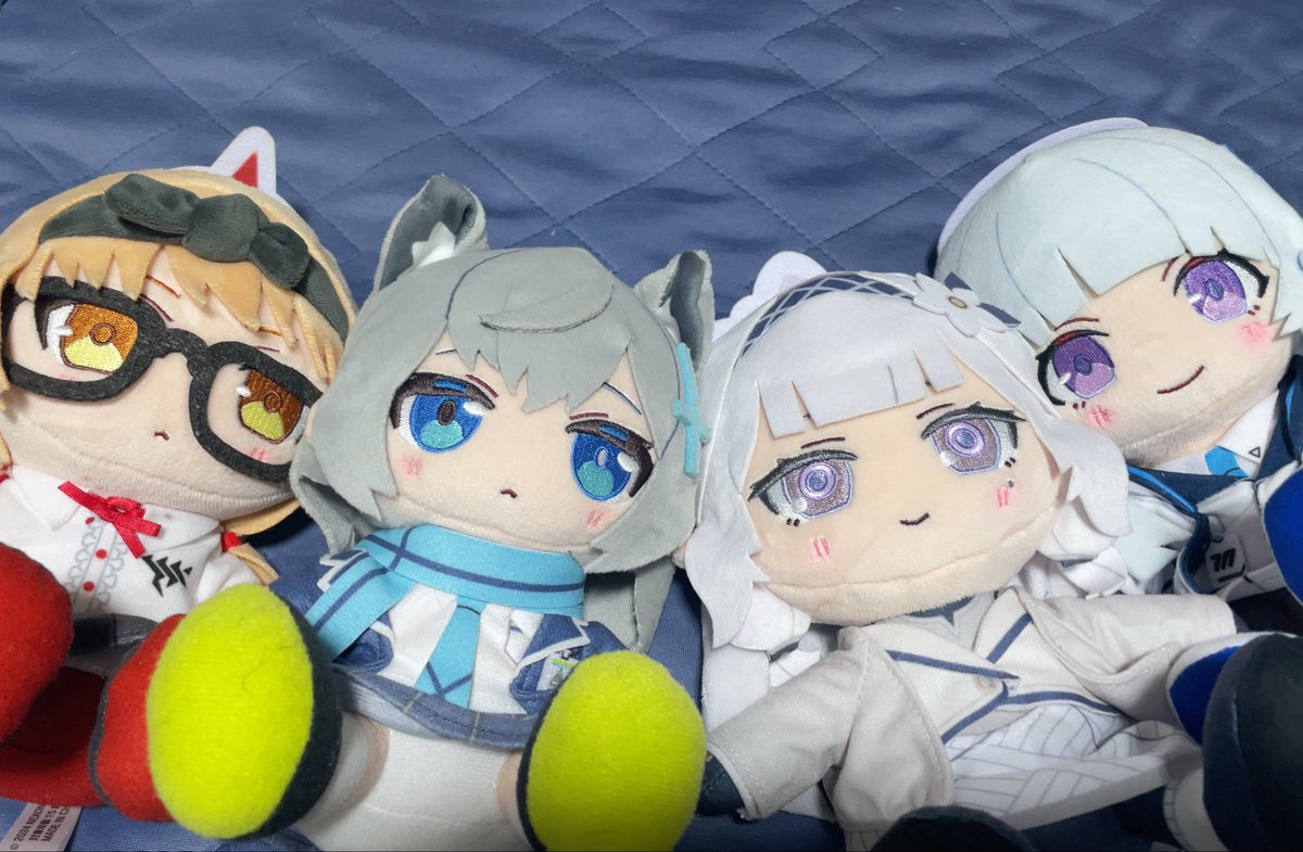 HarutoRcfillust's tweet photo. ぬい活楽シイ
髪の毛部分の肌触り良いし、一緒に寝れるし、最高🤩
 #ブルアカ https://t.co/9GfHAxHMGo