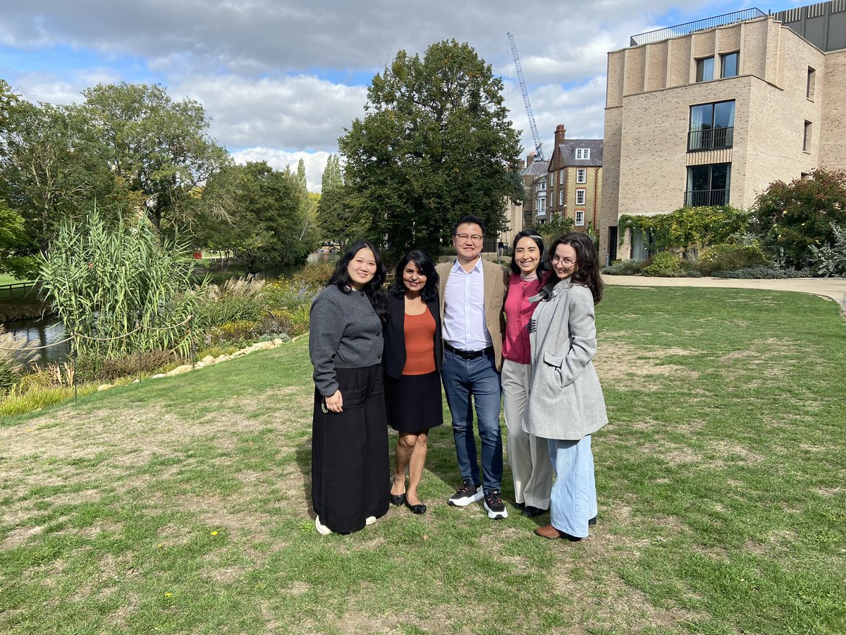 DrShubhaSandill's tweet photo. Interactive &amp; engaging discussions focused on political, economic, environmental &amp; technological forces reshaping our world, and how to build economies &amp; organizations that are resilient, competitive, inclusive &amp; sustainable in the face of rapid global change @UniofOxford https://t.co/RRrijEV0iI