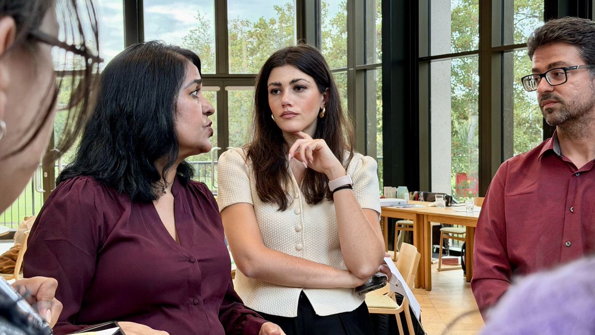 DrShubhaSandill's tweet photo. Interactive &amp; engaging discussions focused on political, economic, environmental &amp; technological forces reshaping our world, and how to build economies &amp; organizations that are resilient, competitive, inclusive &amp; sustainable in the face of rapid global change @UniofOxford https://t.co/RRrijEV0iI