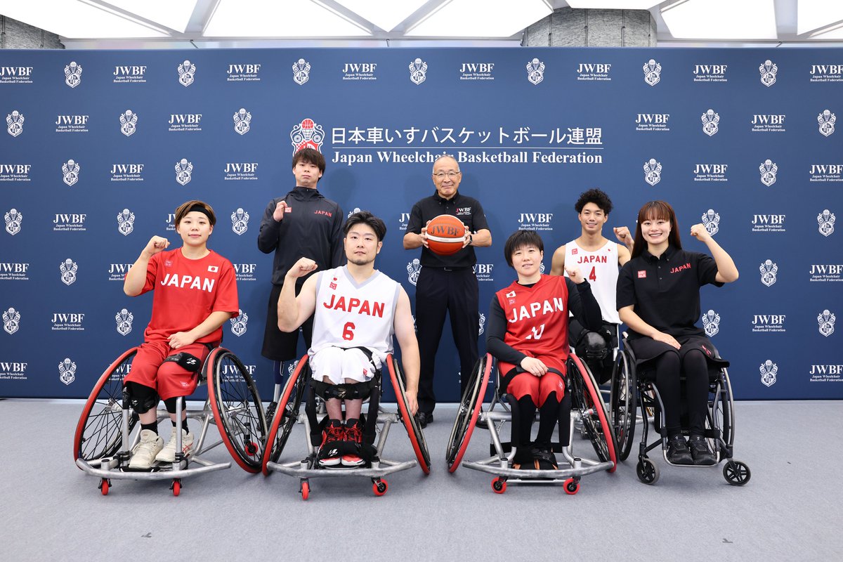 parasmag's tweet photo. ユニクロが日本車いすバスケットボール連盟（JWBF）とパートナーシップ契約を締結！
代表男女＆次世代チームをサポート🏀 JWBF理事・国枝慎吾氏との縁をきっかけに実現。選手の声を反映し、車いす特有の動作に合わせた新ユニフォームも登場！

詳しくはこちら👇 https://t.co/orJR21crZB https://t.co/WUvliApyyq