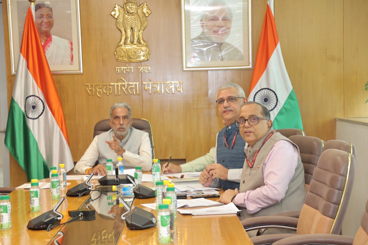KPGBJP's tweet photo. सहकारिता मंत्रालय के अधिकारियों के साथ सहकारिता नीति, 2025 के प्रभावी कार्यान्वयन की वर्तमान स्थिति तथा प्रगति की समीक्षा की। नीति का प्रभावी क्रियान्वयन और उसकी निरंतर प्रगति सुनिश्चित करना अत्यंत महत्वपूर्ण है। https://t.co/d40jd8OHno