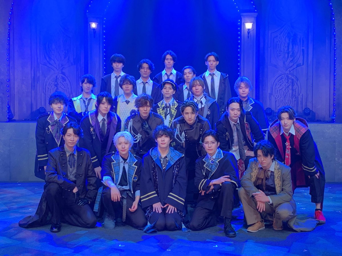 letter_stage's tweet photo. ✉️ 舞台『拝啓、親愛なる魔法使いのあなたへ  - lapis lazuli -』初日終了❕

㊗️ 満席 ‼️🎉
たくさんのご来場誠にありがとうございました！

２幕ショートライブ撮影可能曲、
テーマ曲「Gems in the Labyrinth」の動画をSNS等に掲載する際は、

「#レタステ」

の記載をよろしくお願いいたします！
明日も皆様のご来場を劇場でお待ちしております。

💎10月1日(木)　19:00開演
ロビー開場・グッズ販売：開演60分前
客席開場：開演30分前
📍六行会ホール

🎫チケットはこちらから
https://t.co/Jd5b7SZfHF