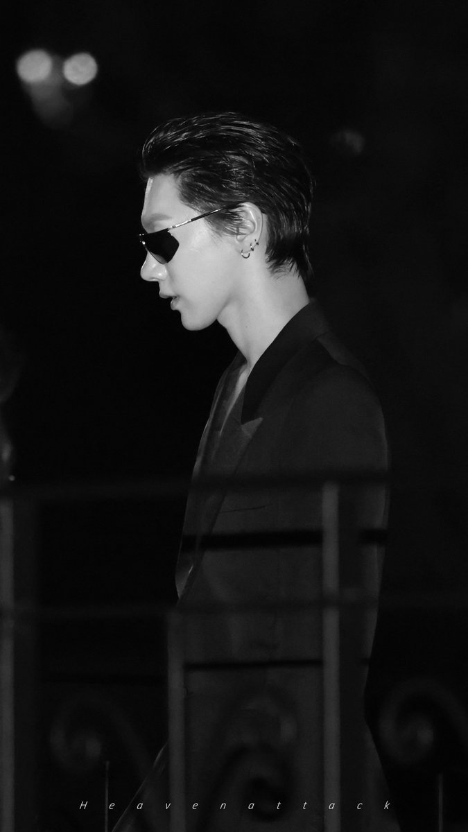 heavenattack1's tweet photo. 260929 Saint Laurent Spring/Summer 2027 show at Paris Fashion Week
【raw pics 4】
 
TEN AT SAINT LAURENT SUMMER27
#TEN #YSL #SaintLaurent
#SaintLaurentxTEN 
#SaintLaurentSS27 
#TENforYSLPFW27 
#TENxSaintLaurent
#TENtoParisFashionWeek
#텐 #เตนล์ #李永钦 https://t.co/1mHGzbgS6b