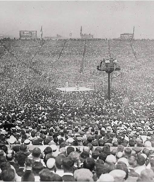 Wonderful_Chip's tweet photo. Just because a sport is booming now, don’t think that can’t change. 

I’m talking to you college football. https://t.co/sEKp36kAlc