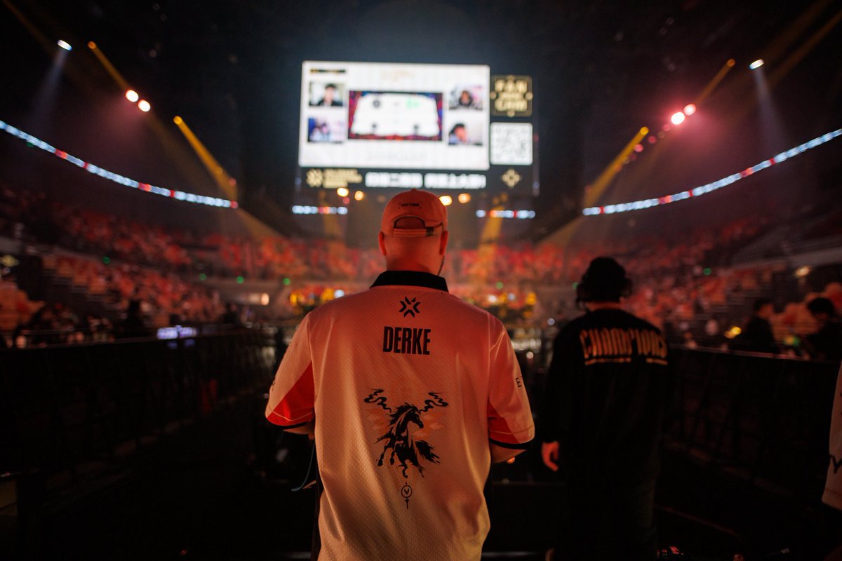 Derke's tweet photo. Insane game against @LOUDgg we win 2-0!!!

Insane game by them and it’s always fun to play against this org too, the players on that team are also all insane

We are in playoffs now let’s go!!! https://t.co/50fsSRfg8R
