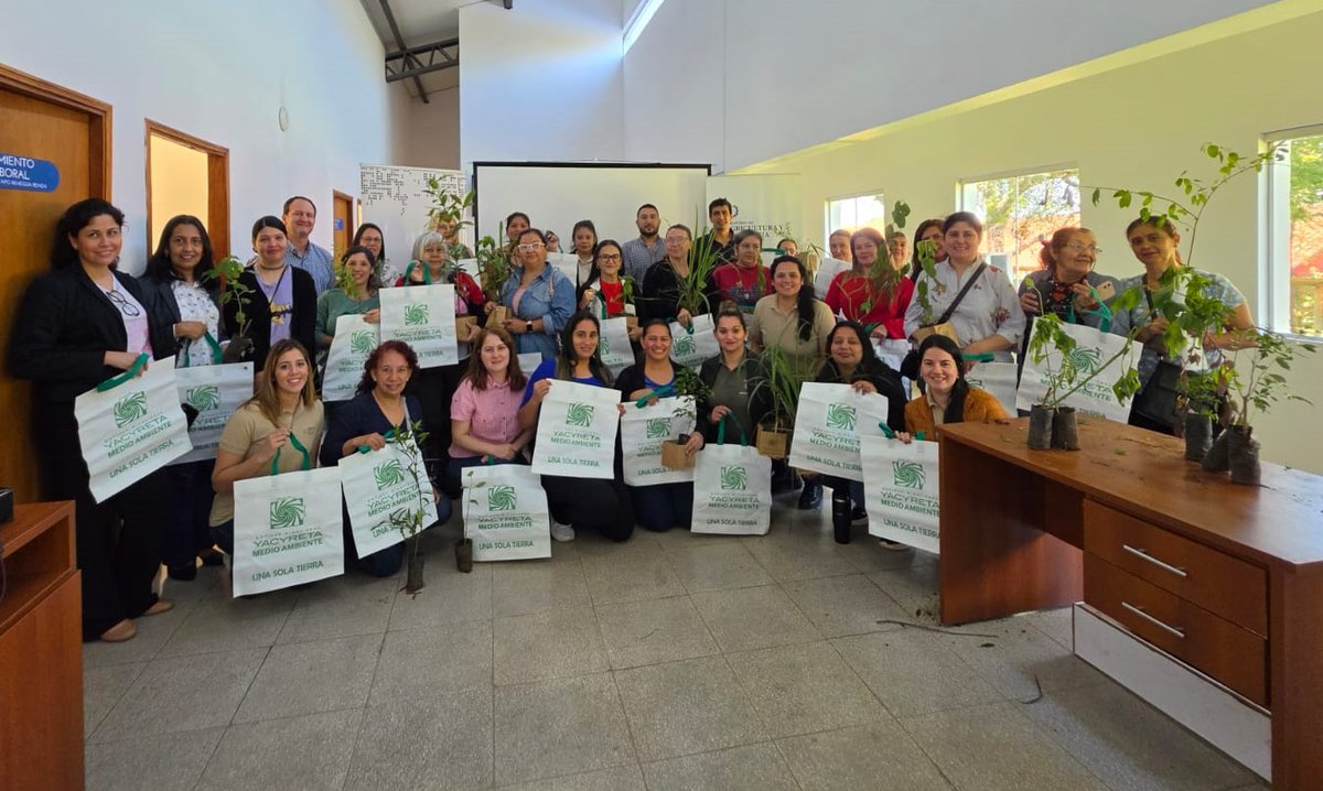 ciudadmujerpy's tweet photo. En el CCM fue escenario de una jornada teórico-práctica de educación ambiental y conservación, organizada por el MAG y acompañada por el MinMujer y la Entidad Binacional Yacyretá.
#gobiernodelparaguay
#ministeriodelamujer
#ciudadmujer
#mag
#entidadbinacionalyacyretá https://t.co/wXHMkXacZc