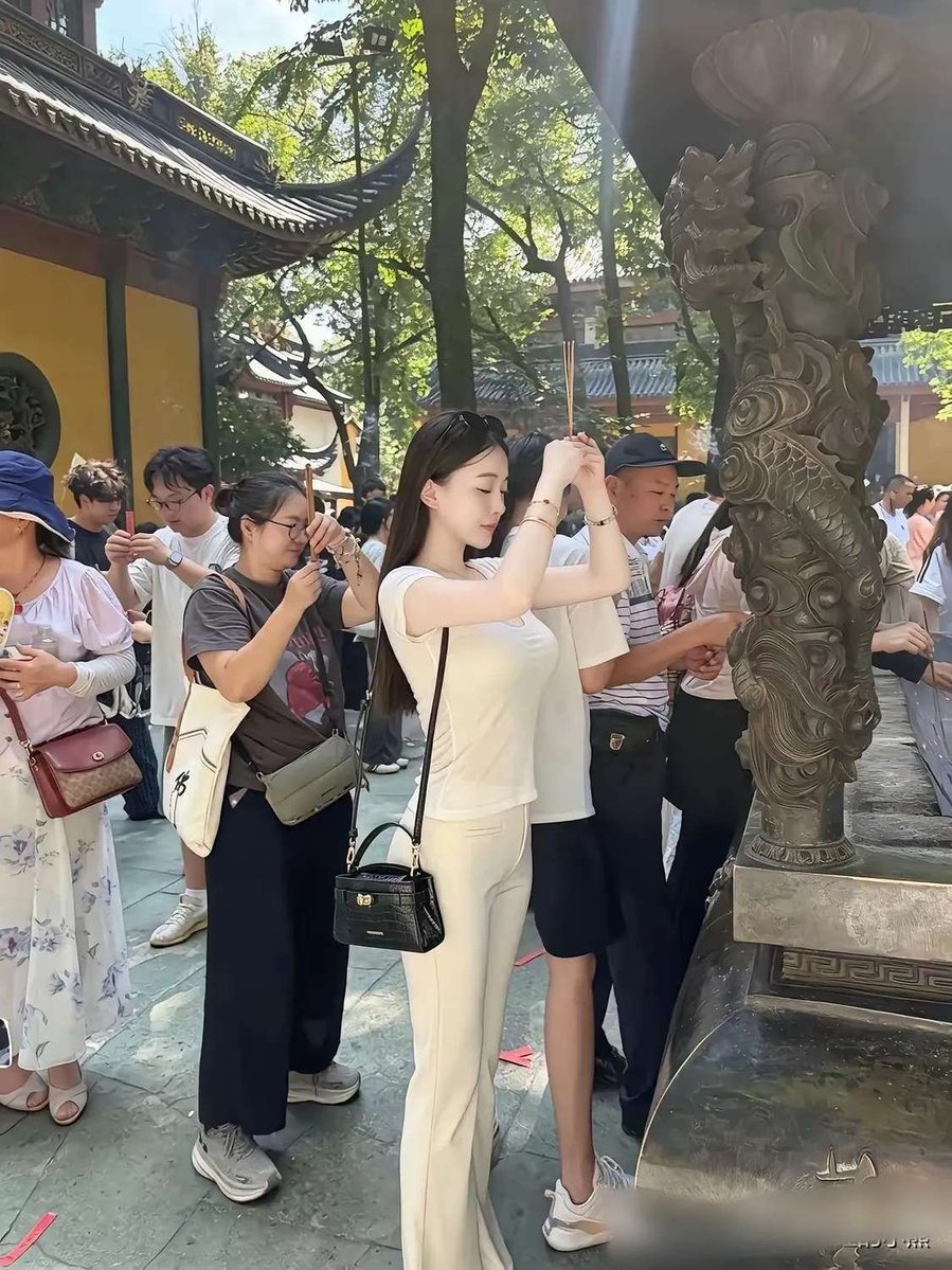zdf5215's tweet photo. 互关啊一定要回，发帖啊一定要有图。不然怎么记住你。 https://t.co/oIEpeoKlUP