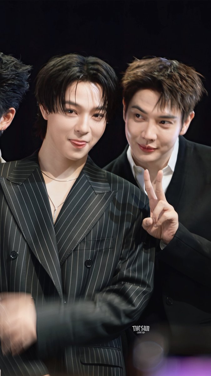 thesunismylove's tweet photo. แบร่!!! ไม่มีพี่แม็กกี้เป็นของตัวเองละสิ🤭🤭🤭🤭

MAXKYBAS 24TH 9ENT PARAGON

#MXBSx9entBD24th
#9ent24thxSiamParagon https://t.co/pI41vPkIUp