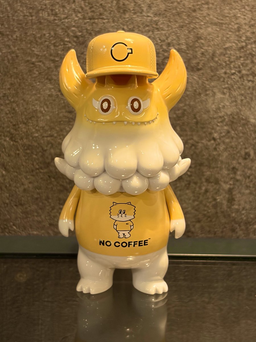 auf_nichts's tweet photo. Rangeas Jr. "NO COFFEE" Vol.3がやってきてくれました☕️
ナシちゃん柄Tシャツをきて、カラーもお揃いになったかわいいランジアスJr.。
先住のシオフィちゃん柄TシャツのVol.2とも一緒に📸
エヌオくん柄Tシャツを着た最初のランジアスJr.再販してくれないかなぁ…🤔
#T9G
#NOCOFFEE
#RangeasJr https://t.co/tMSiUUQNPv