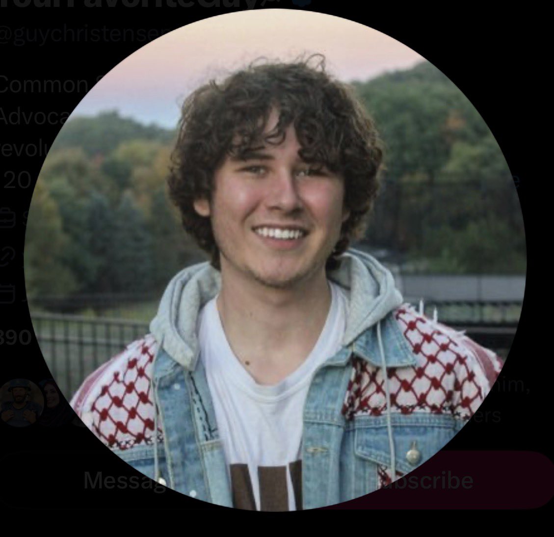 PaliNewsNetwork's tweet photo. Protect @guychristensen_ At All Costs 🪂 https://t.co/SdODlz1hsR