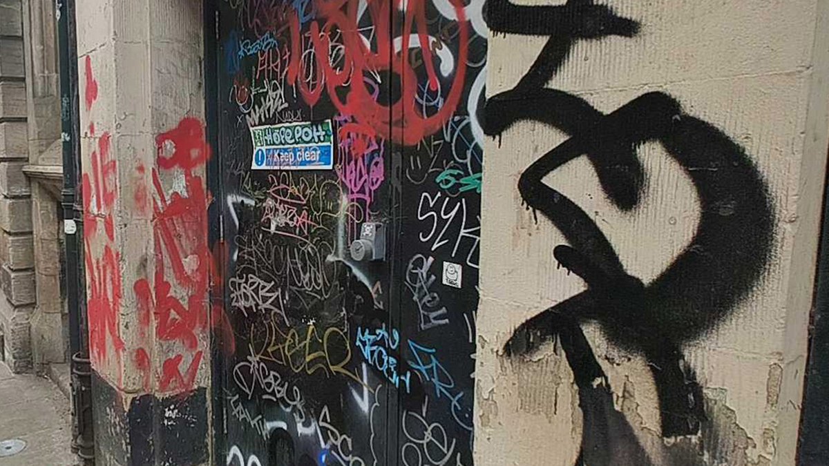 NottsOPCC's tweet photo. Partners in Nottingham are teaming up to ensure a swift and robust response to unsightly graffiti.

@AngelaKandola @nottspolice @MyNottingham 

Find out more 👉 https://t.co/s3Gw8vPL9q https://t.co/cHn8kjrbL2