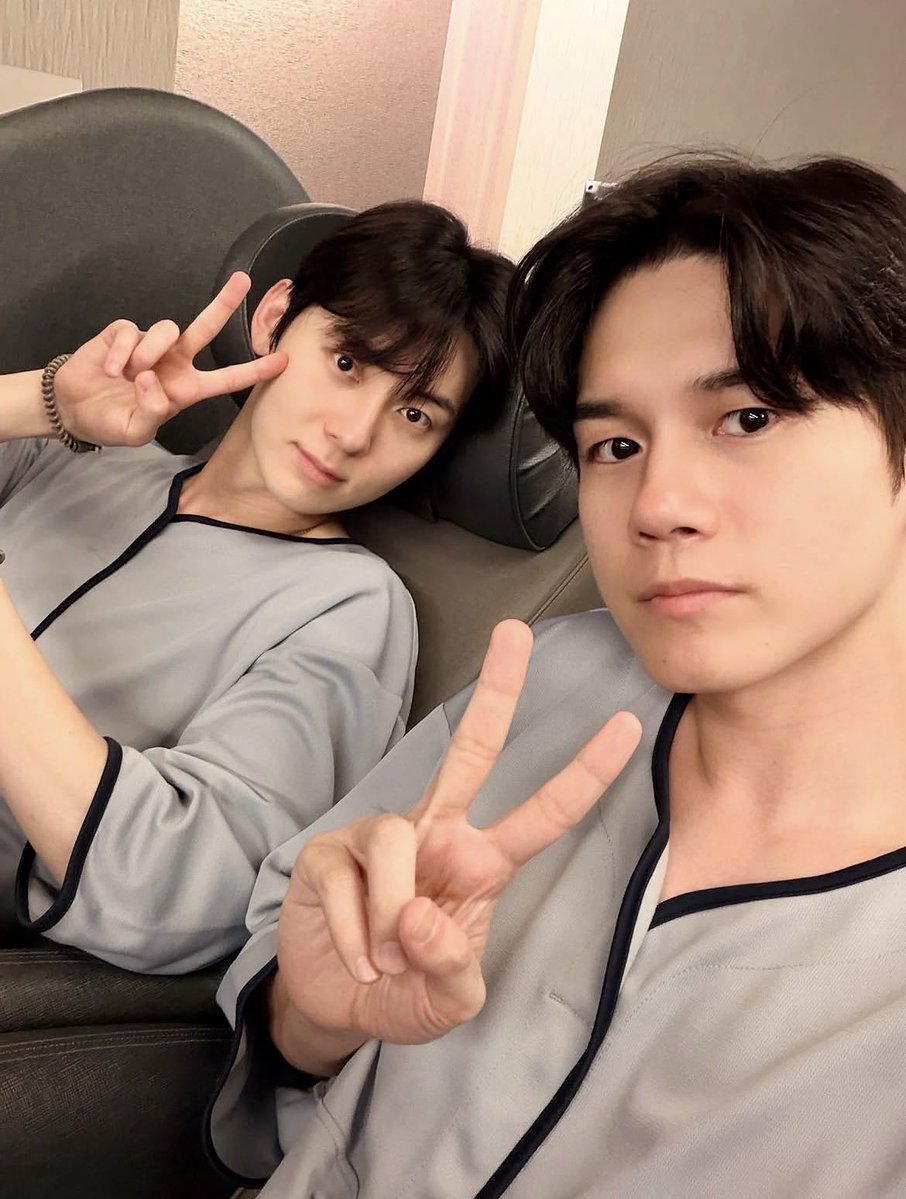 WANNABOND's tweet photo. 260930 Seongwu’s instagram post with Minhyun #옹성우 #황민현

🦭: An ESFJ and INTP’s travel story. Please wait just a little longer🙏🏻

Our OngHwang🥰

#WANNABOND #WannaOne #워너원 https://t.co/DRL6Q3J7xe