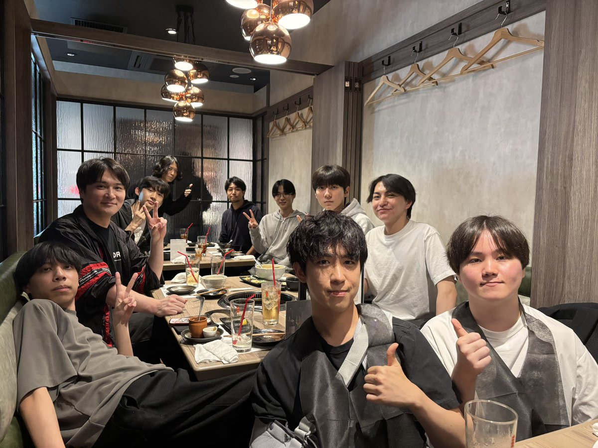 Mihawk_ow's tweet photo. オーバーウォッチ部門全員と加藤さん https://t.co/oiNUZoh8Nu