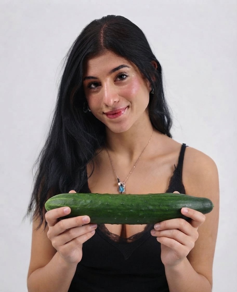AngelaxLisaAn's tweet photo. تحب لخرمك الخيارة🥒 من مين 
ستك ليلى سامى💦 
ستك بسملة 😈
ستك بسنت 👅
ستك ملك دهشان🔥
ريتويت وقول https://t.co/Z2CvzxrSfc