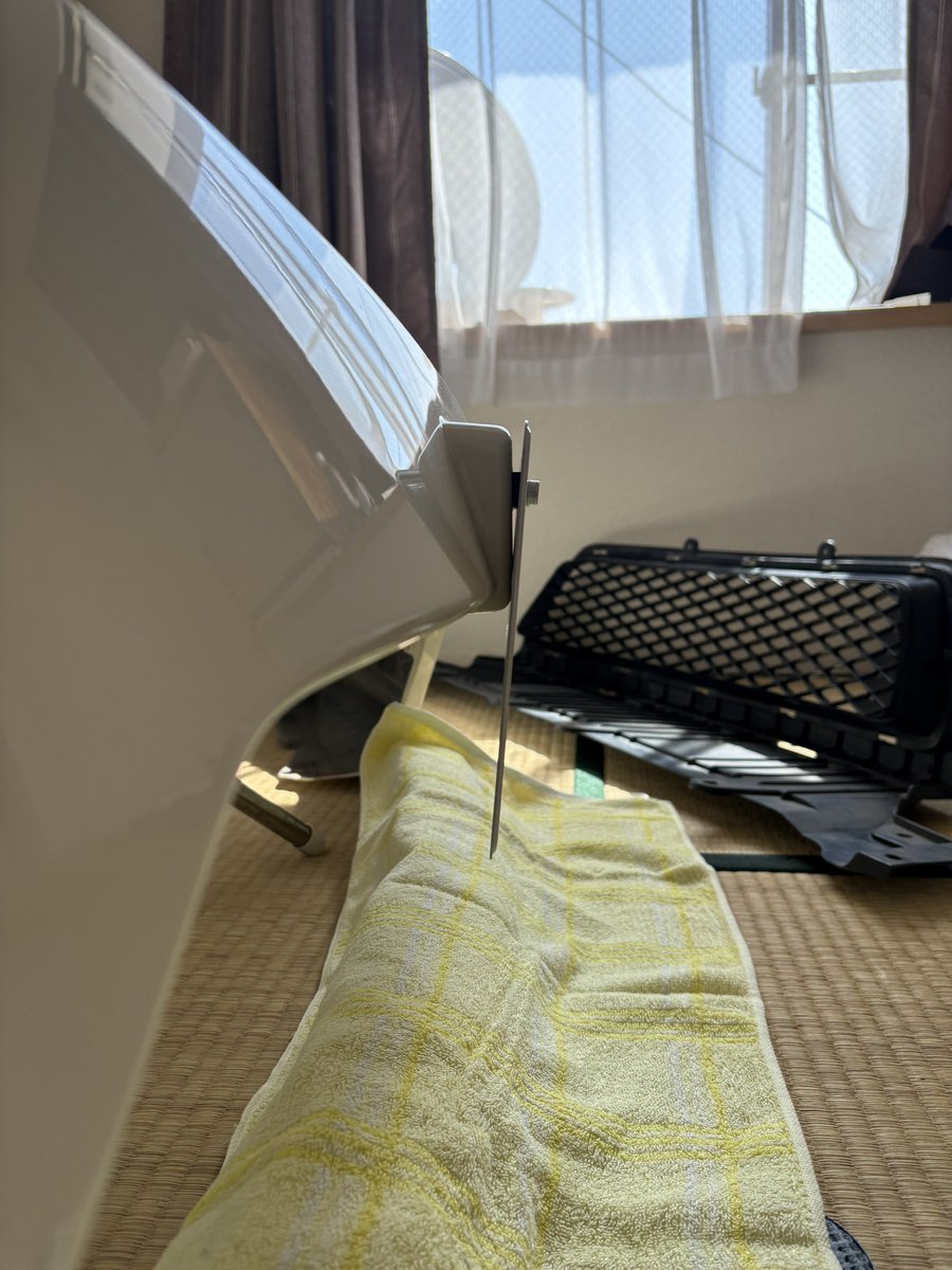 progressive_cv3's tweet photo. 垂直だと上向きに見えたり浮いて見えるのは凄くわかる🫢

ただ斜めにするにも、ベースあるのに角度付けすぎるのもダサいってなって
2度くらいに傾けたクリップを作っちゃったよね🤣

これは地味に効果あったと思ってる🤓
(2枚目は付ける前) https://t.co/jkfALgje5t