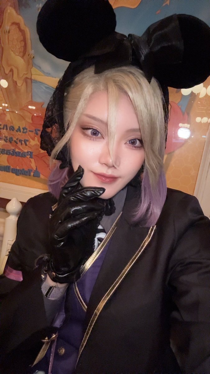 0929Kouran's tweet photo. 2日間楽しかった〜！！
バブーシュカはどこに売ってるかや🐉についてや入口はどこかなどめちゃくちゃ海外の方に声かけられる2日間でした(？？？)
次の10月はフレンジー完全版見れたらいいな🥲
 #Dハロ仮装
 #Dハロツイステ
 #Dハロ仮装2026 https://t.co/c6hkgwSXI3
