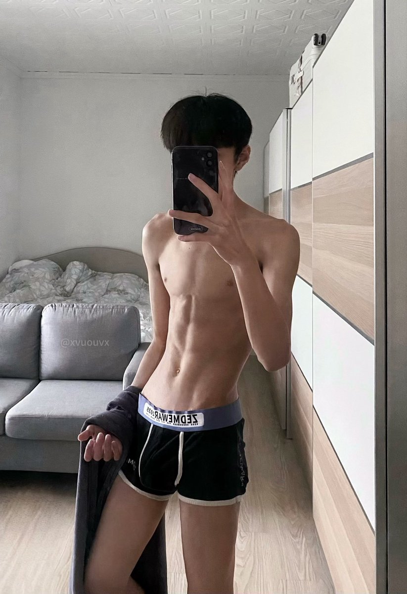xvuouvx's tweet photo. bored 🥱 https://t.co/DoGPzlN1rR