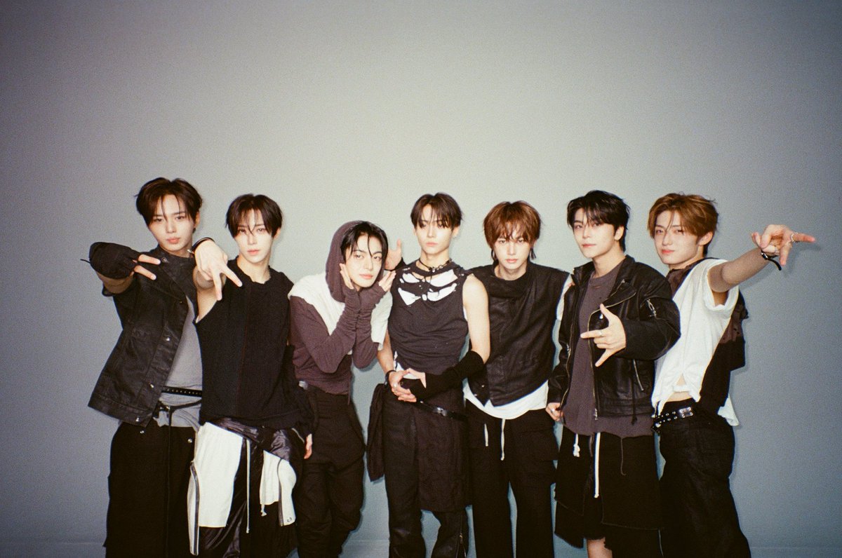 Crimson_thread4's tweet photo. @ALD1_GLOBAL FESTIVALS WITH ALD1
#ALD1FESTIVALS
#알디원의_축제_장악
#ALPHADRIVEONE #ALD1
#알파드라이브원 #알디원 https://t.co/qZkqZe3W2G