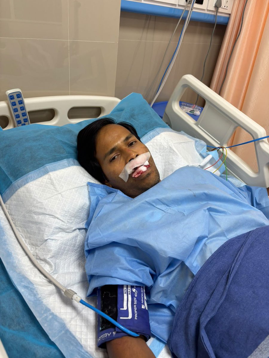 visegrad24's tweet photo. Another case of Islamists attacking apostates.

This case of from Kerala in India. Members of Naqshbandi Tareeqat attacked a man and beat him senseless. 

Via @arifhussaintm https://t.co/jhzmzij6IW