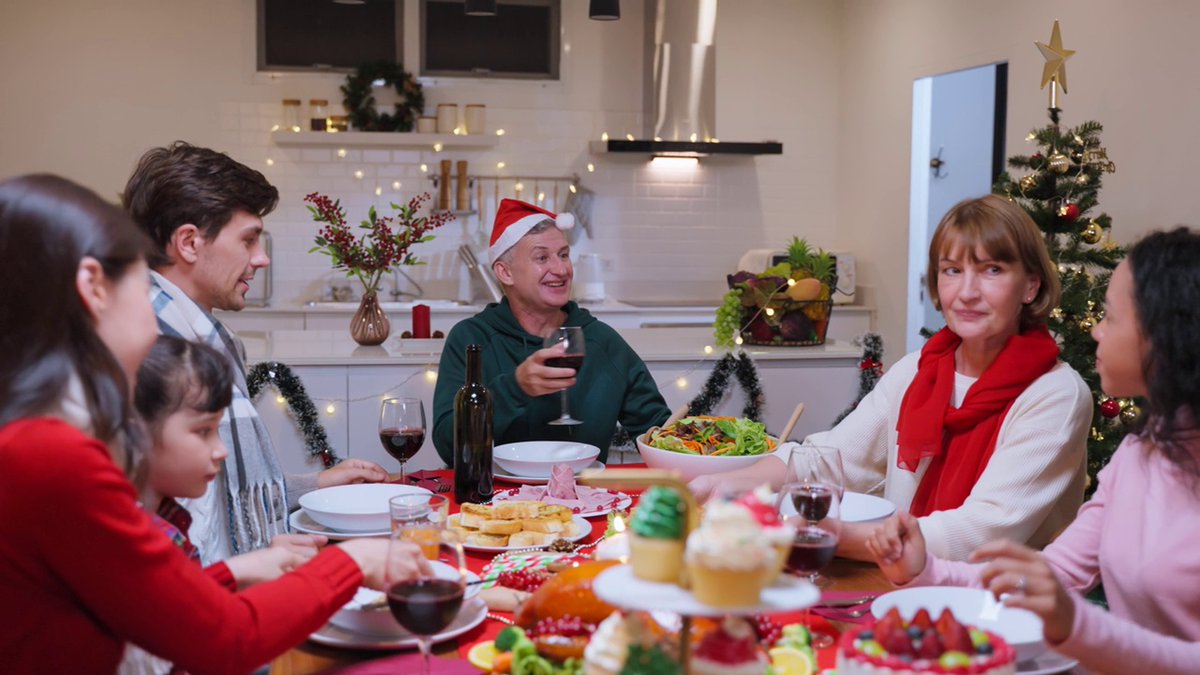 Westernfkdj's tweet photo. Hoy cenamos pizza juntos con mi familia, reímos mucho y disfrutamos cada momento de este tiempo maravilloso en casa. https://t.co/f5vs78WWO4