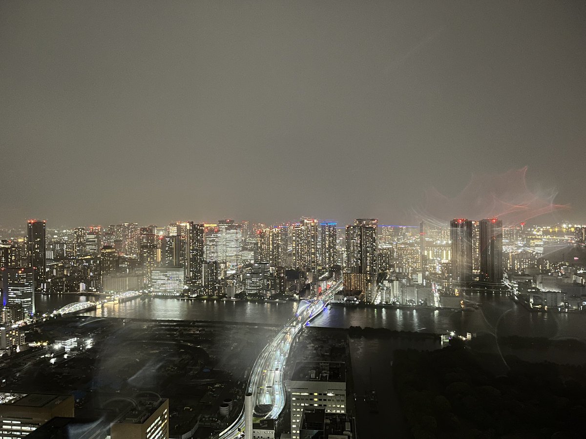 uep_cocoroid's tweet photo. 雨だけど、夜景がキレイでした✨✨ https://t.co/3mnAg7VkEl