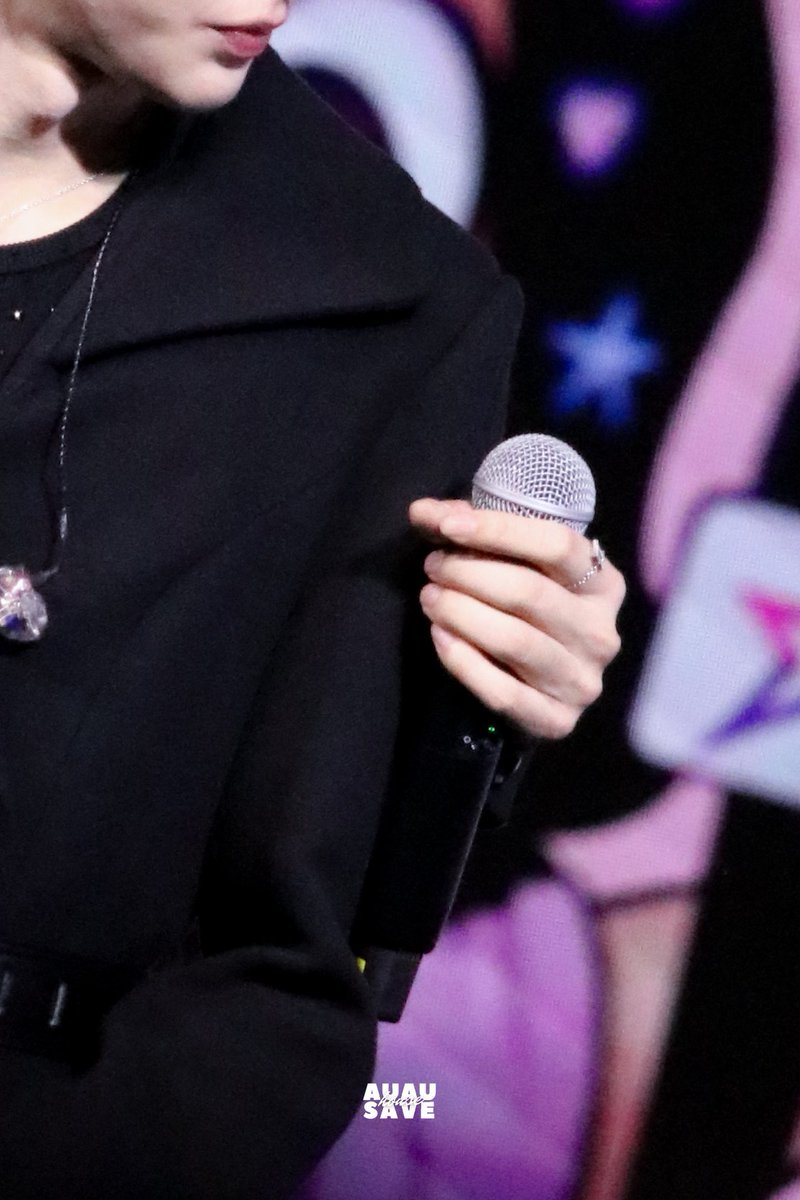AuauSaveHouseTH's tweet photo. ที่วางมือประจำพี่อู๋เค้าเลยยยยย 😌

AUAUSAVE AT 9ENT ANNIVERSARY
#9Ent24thXDMD
#AuauSave #อู่อู๋เซฟ 
#auautnp #savewrg https://t.co/ruIBeTOHLp