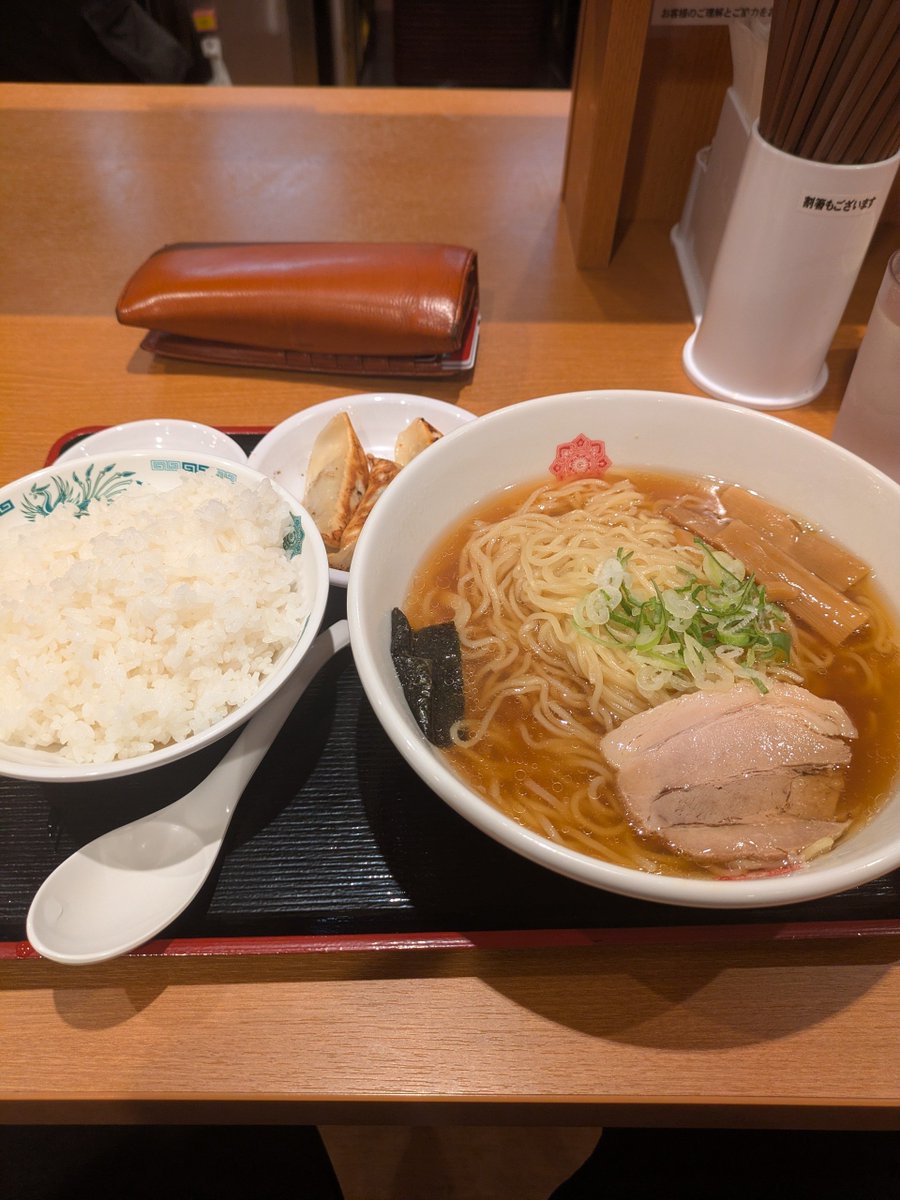 niboshi1942's tweet photo. 今日の夕飯🍜🍚🥟
https://t.co/fhKaWChwq5 https://t.co/4kbJZ7veMR