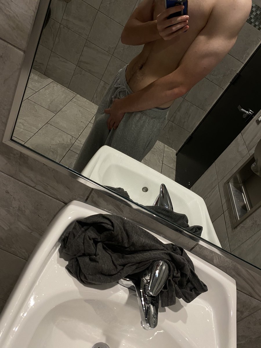 NeedAGudGirl's tweet photo. Looking for some goonettes https://t.co/Ipo88rCiR9