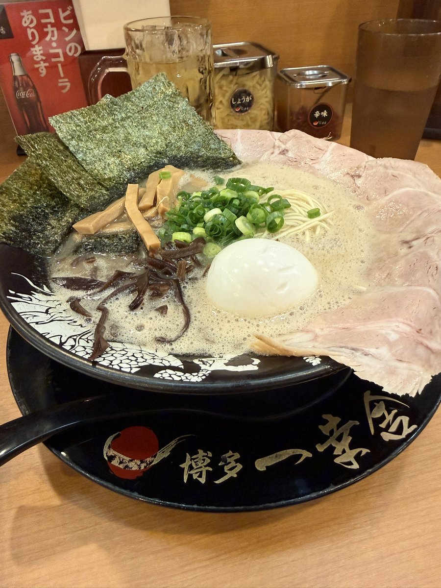 Owl_0725's tweet photo. 今回の出張はそんなにかからないだろう〜
と思ってたのに結局この時間で
ラーメン食べて終わる一日でした… https://t.co/1ob33AhdXO