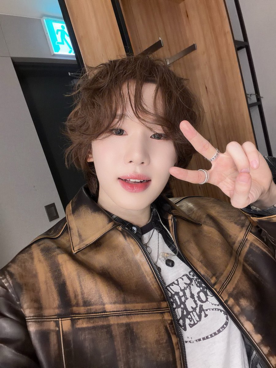nugupromo's tweet photo. LU (former WATERFIRE, Build Up, LOUD) participated in the composition of the title tracks 'HUSH' and 'Tooth Gem Chiwawa' from the 3rd mini album 'i=!' by XLOV, while also participating in the writing of 'Tooth Gem Chiwawa'! 

@Lu_257official https://t.co/8OQjcBqIlF