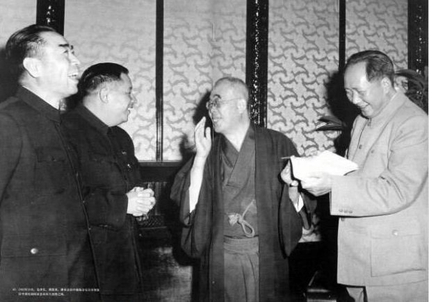 OpageSue's tweet photo. @jakenoron 这个逻辑不成立，习近平没有掩盖8964我们在国内可以自由讨论，因为习近平家族不是元凶 反而是受害者，邓小平才是元凶 要是掩盖历史的嫌疑也是他的问题，就像你们让日本善良无辜的右翼为军国主义负责，左派的愚蠢是最容易被煽动和利用的，军国主义就是你们和苏维埃毛泽东勾结的罪行 https://t.co/tZ24AGUssy