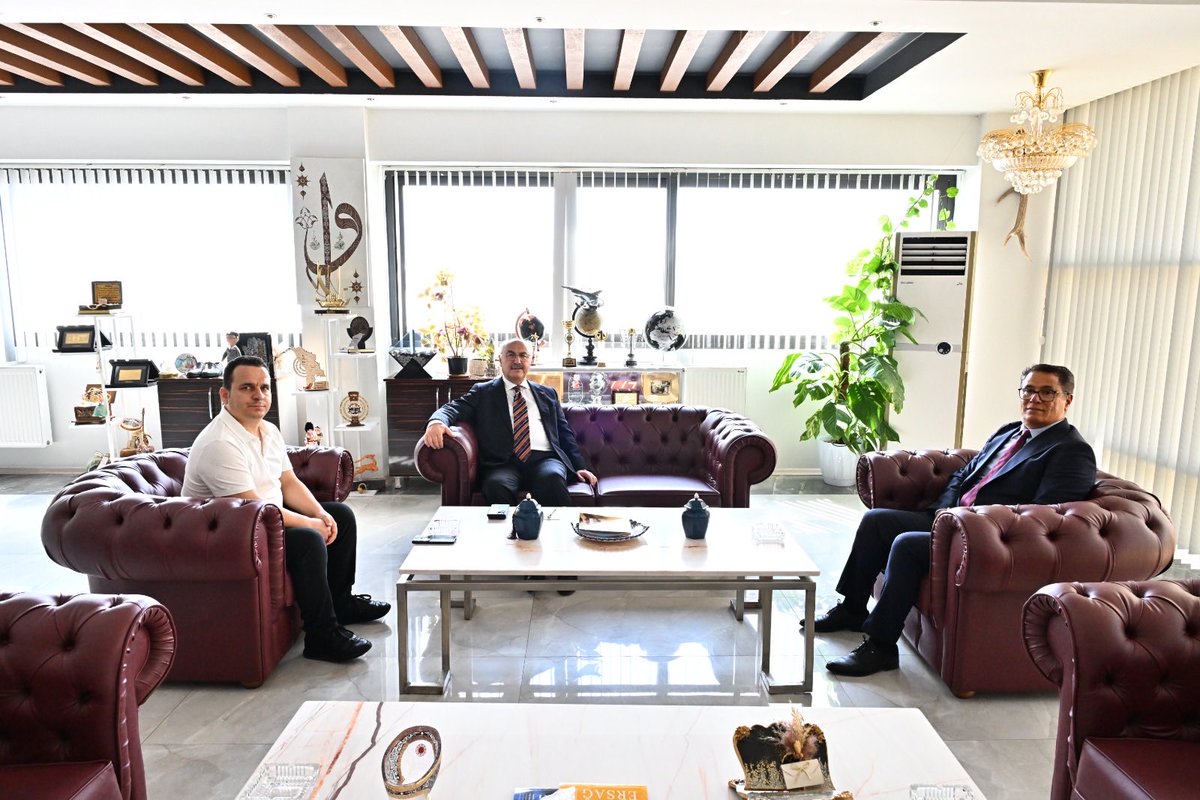 Ersagbkr's tweet photo. Bugün Denizli Valimizi fabrikamızda ağırlamaktan büyük bir memnuniyet ve onur duyduk.

Üretim faaliyetlerimiz, yatırımlarımız ve gelecek hedeflerimiz hakkında bilgi paylaşma fırsatı bulduğumuz bu kıymetli ziyaretleri için Sayın Valimize teşekkür ediyorum. https://t.co/DVBsVpgHLl