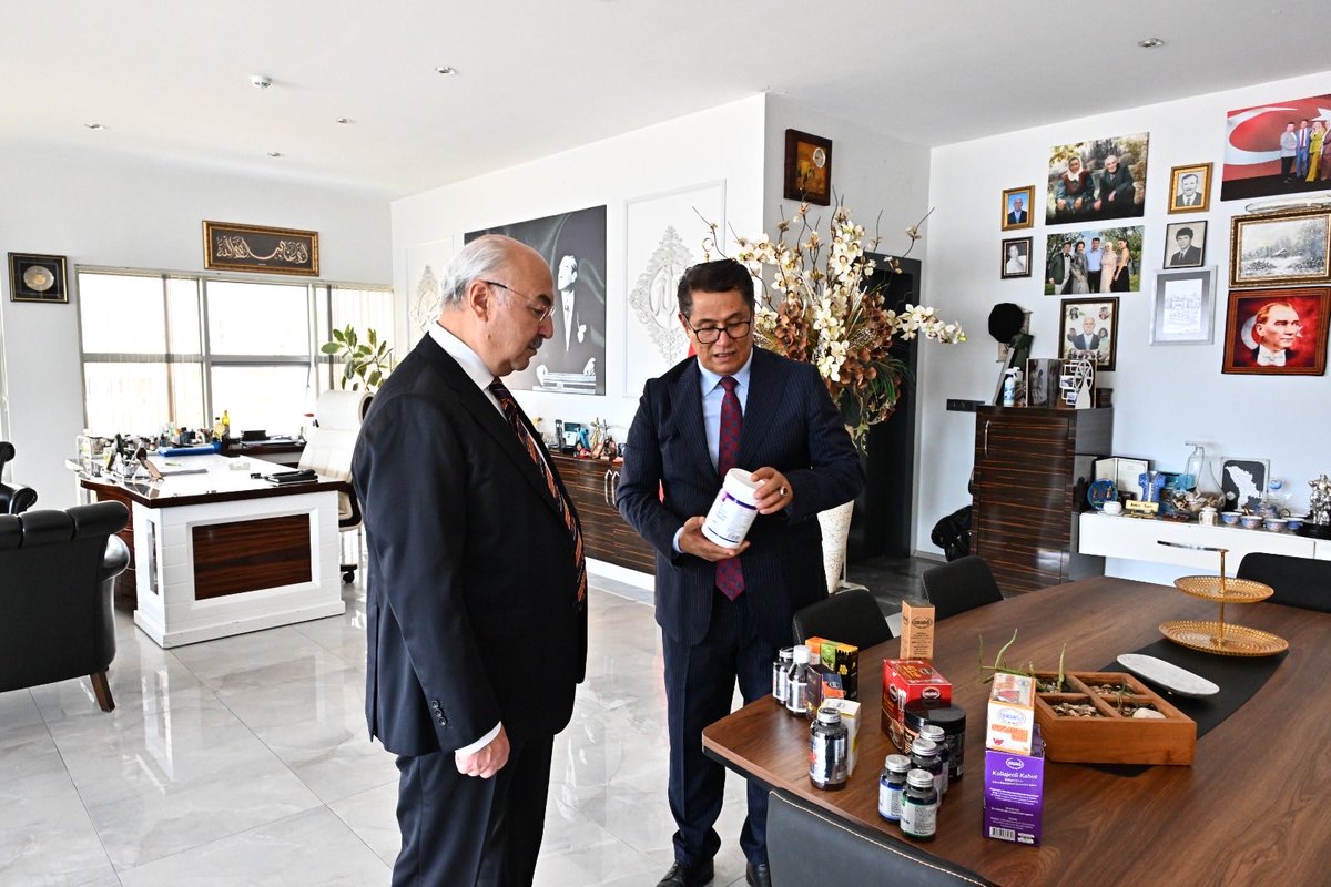 Ersagbkr's tweet photo. Bugün Denizli Valimizi fabrikamızda ağırlamaktan büyük bir memnuniyet ve onur duyduk.

Üretim faaliyetlerimiz, yatırımlarımız ve gelecek hedeflerimiz hakkında bilgi paylaşma fırsatı bulduğumuz bu kıymetli ziyaretleri için Sayın Valimize teşekkür ediyorum. https://t.co/DVBsVpgHLl