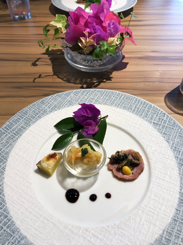 miya_ji's tweet photo. これは誕生日ランチ！4枚目は誕生日ディナー！差！ https://t.co/vifjz9iK1q