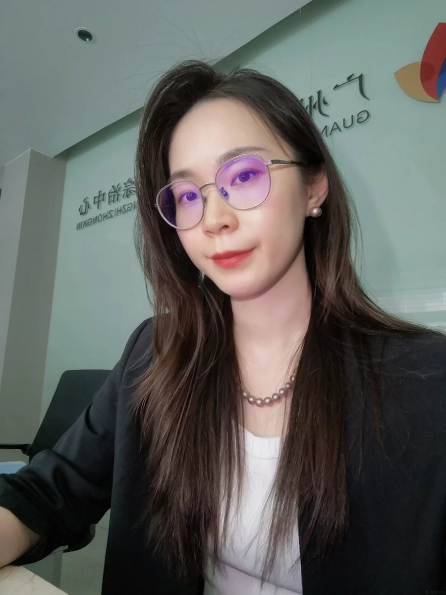 koh_ams's tweet photo. 32+未婚，职业律师，鼓起勇气第一次在推特上发正面自拍，有点害羞，希望能收获善意与欣赏。 https://t.co/kRE8fFiOri