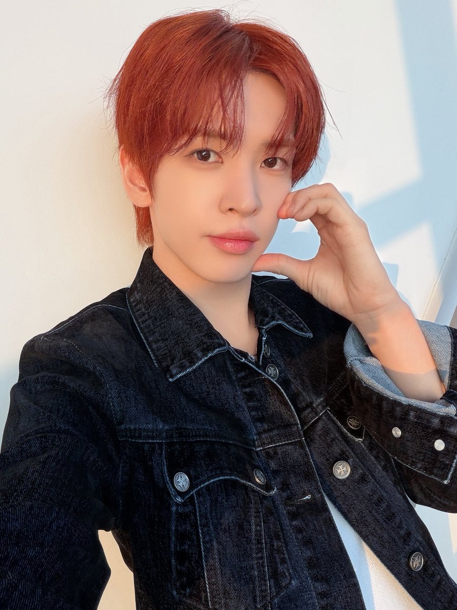 CRAVITY_twt's tweet photo. 러비티 저희 컴백했어요~~~ 🎉🙌🎊
이번 활동도 잘 부탁해!! 😁🙏
#앨런 #sonorous #LOUDER https://t.co/rvQYSMVlJQ