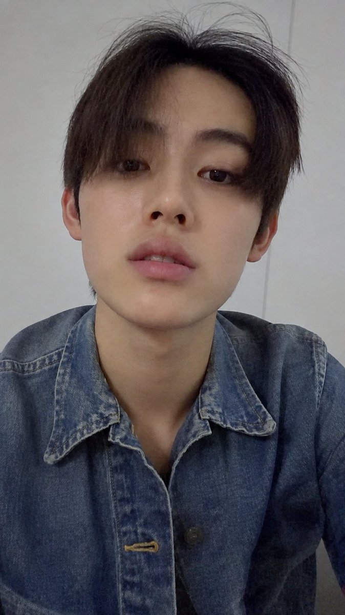 xxeoje's tweet photo. pesona cowo pake denim >> https://t.co/kG4RdkaK4H