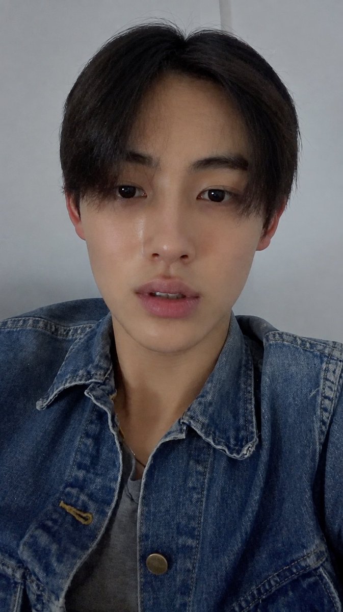 xxeoje's tweet photo. pesona cowo pake denim >> https://t.co/kG4RdkaK4H
