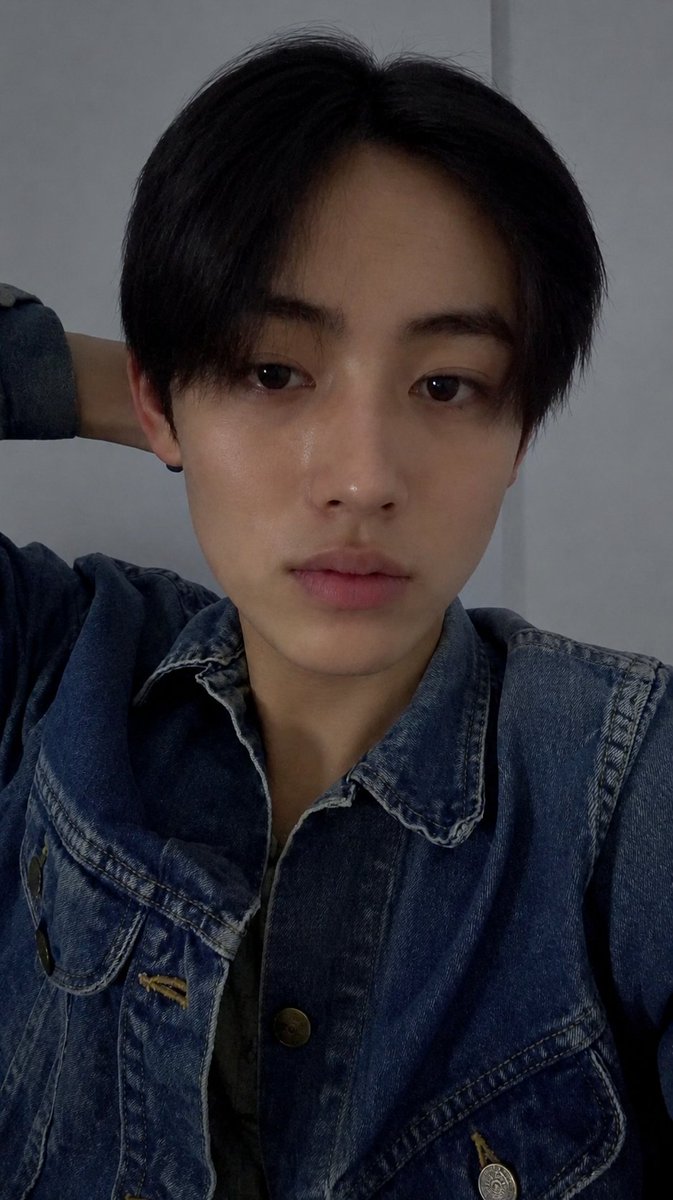 xxeoje's tweet photo. pesona cowo pake denim >> https://t.co/kG4RdkaK4H