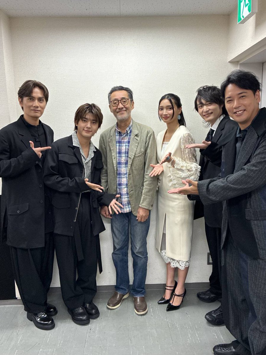 tokuyama0130's tweet photo. 完成披露舞台挨拶。ありがとうございました！
ライブビューイング含め約９０館での
同時上映視聴。本当にありがとうございました！！！

取り急ぎ！

#仮面ライダーカブト　#天を継ぐもの https://t.co/bmSBXDLHJU